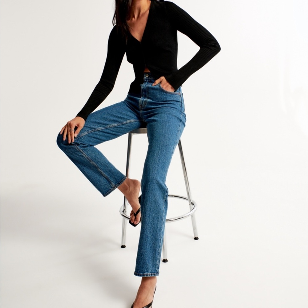 Abercrombie & Fitch Curve Love Ultra High Rise 90s Straight Jean